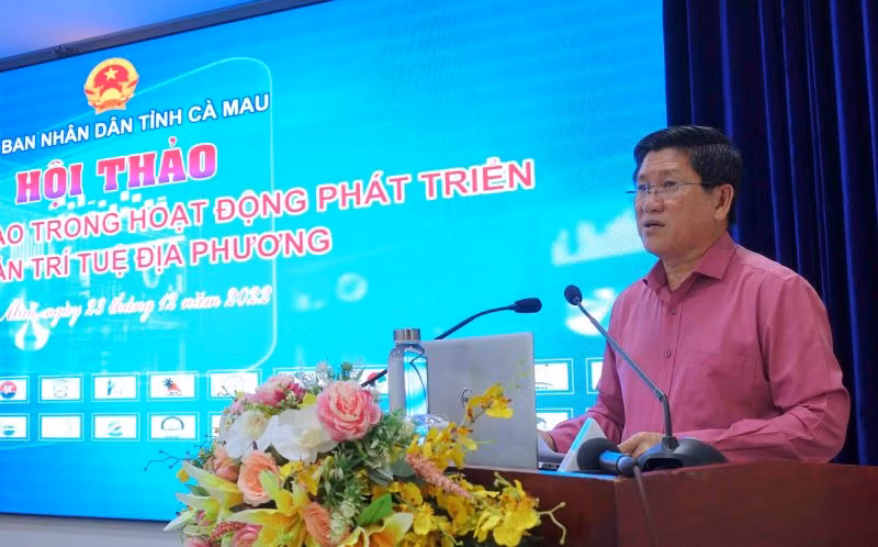 Phó Chủ tịch Ủy ban nhân dân tỉnh Cà Mau Lê Văn Sử phát biểu kết luận tại hội thảo.