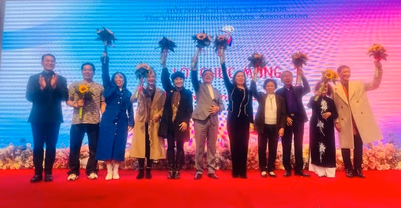 Vinh danh các tác giả hội viên được trao tặng Giải thưởng Hồ Chí Minh, Giải thưởng Nhà nước về văn học nghệ thuật - đợt 10.