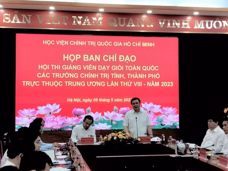 Ban Chỉ đạo Hội thi làm việc, trao đổi. 