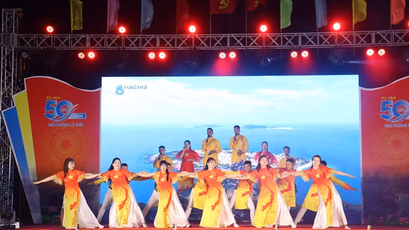Chương trình văn nghệ chào mừng lễ kỷ niệm 50 năm Ngày giải phóng Lý Sơn.