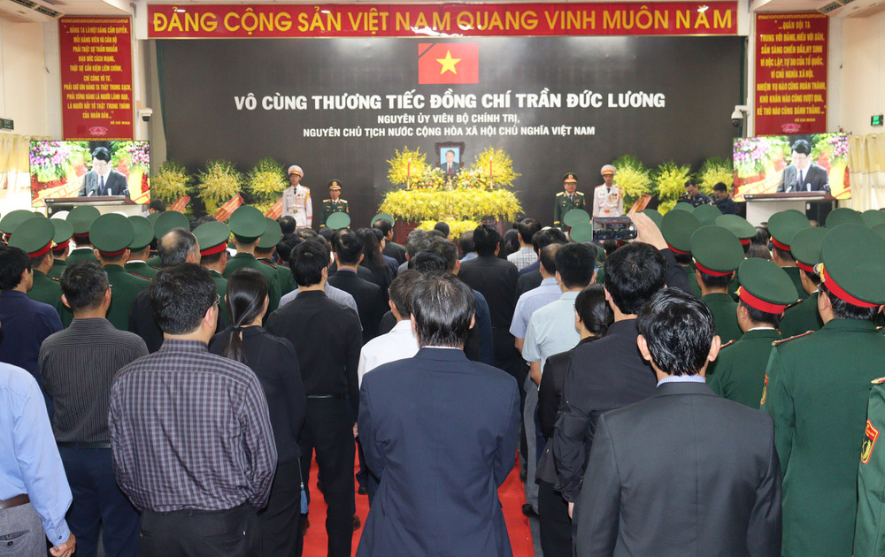 Quang cảnh Lễ truy điệu nguyên Chủ tịch nước Trần Đức Lương tại Hội trường T50, Bộ Chỉ huy Quân sự tỉnh Quảng Ngãi. Quang cảnh Lễ truy điệu nguyên Chủ tịch nước Trần Đức Lương tại Hội trường T50, Bộ Chỉ huy Quân sự tỉnh Quảng Ngãi.