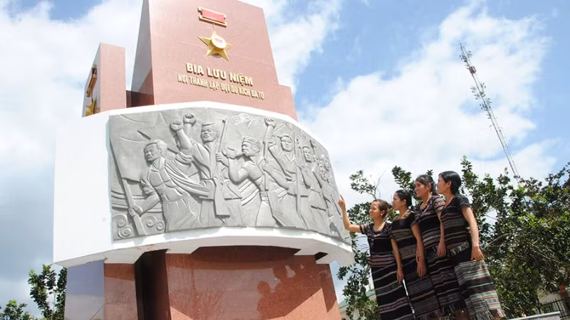 Du kích Ba Tơ thật sự từ nhân dân mà ra, vì nhân dân mà chiến đấu.