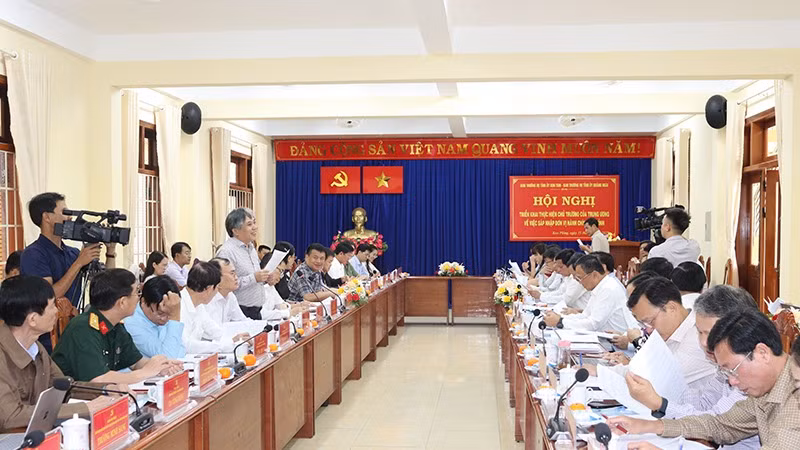 Quang cảnh Hội nghị triển khai thực hiện chủ trương của Trung ương về việc sáp nhập đơn vị hành chính cấp tỉnh Quảng Ngãi và Kon Tum.