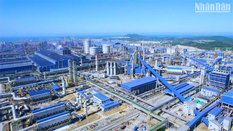 Khu liên hợp sản xuất gang thép Hòa Phát Dung Quất tại Khu kinh tế Dung Quất (Quảng Ngãi).