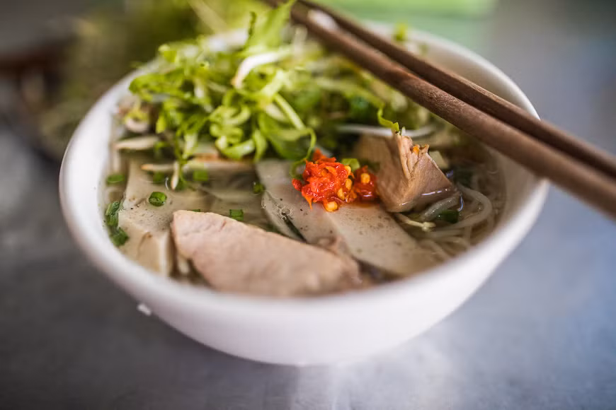 Món bún cá nổi tiếng của Nha Trang. (Ảnh: VietnamTravel)