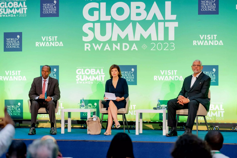 Một phiên thảo luận tại Hội nghị thượng đỉnh lần thứ 23 của WTTC. (Ảnh: The Economic Times)