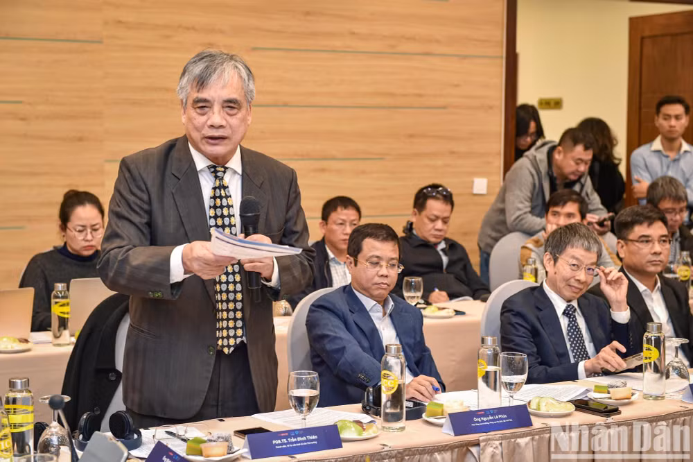PGS,TS Trần Đình Thiên đề xuất các giải pháp tháo gỡ vướng mắc chính sách.