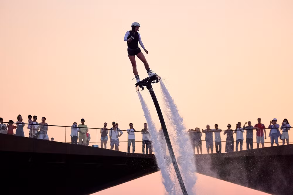 Show diễn nghệ thuật thể thao mạo hiểm Love Hurricane - Vòng Xoáy tình yêu đầy ấn tượng.