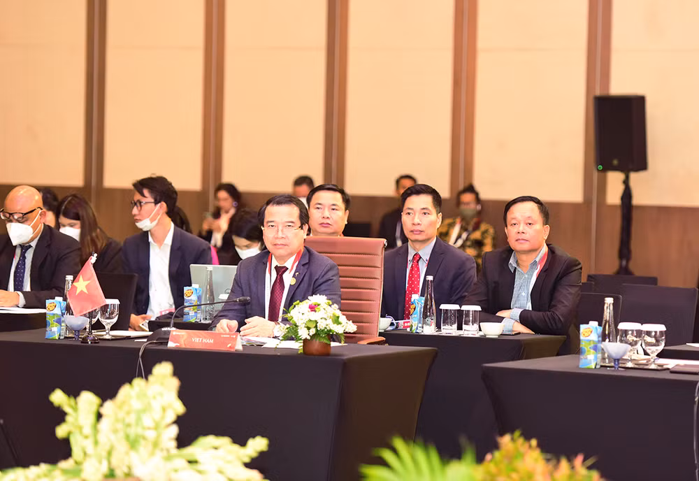 Phó Tổng cục trưởng Tổng cục Du lịch Hà Văn Siêu dự và phát biểu tại hội nghị (Ảnh: Tổng cục Du lịch)