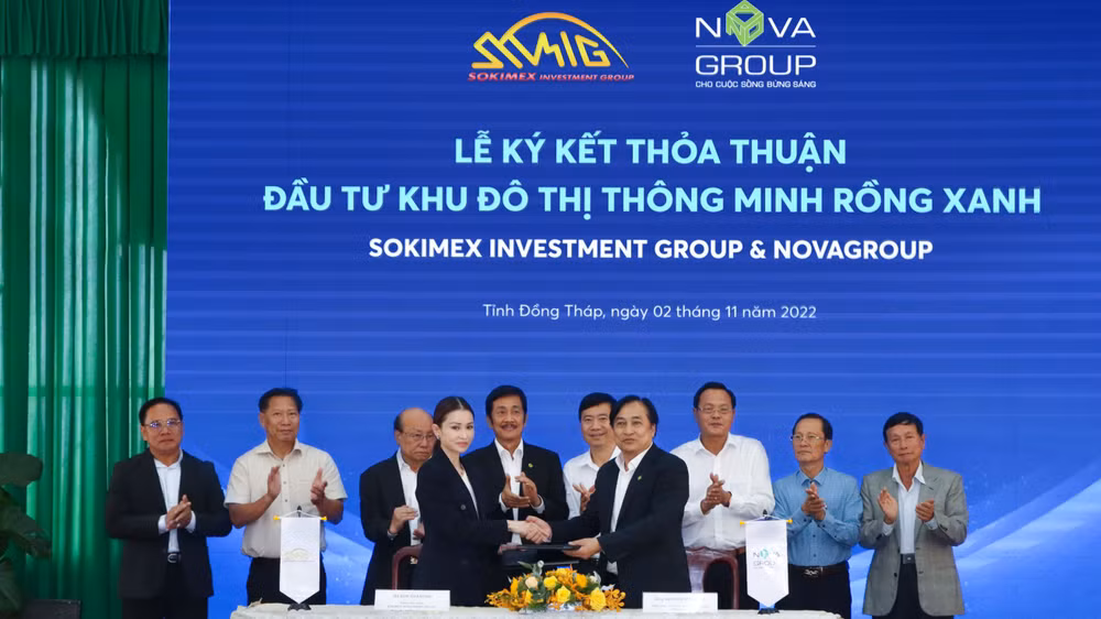 Đại diện hai Tập đoàn ký kết hợp tác với sự chứng kiến của lãnh đạo tỉnh Đồng Tháp. 