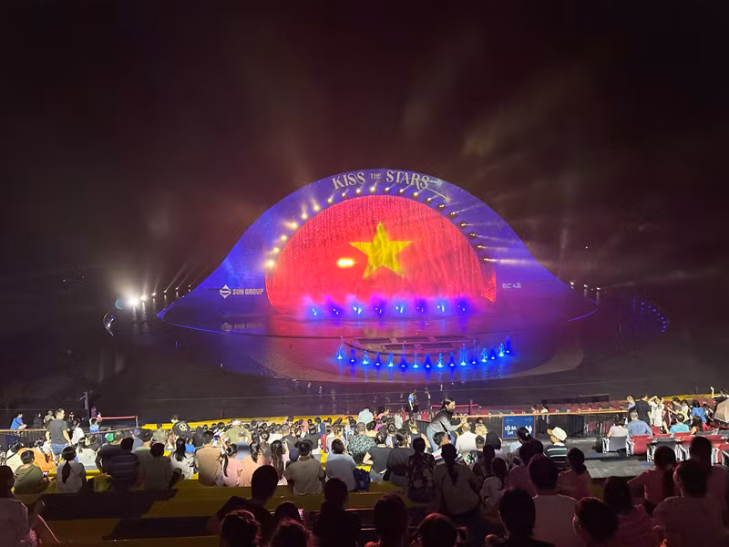 Show diễn Kiss the Stars Show tại thị trấn Hoàng Hôn dịp lễ 2/9 năm nay.