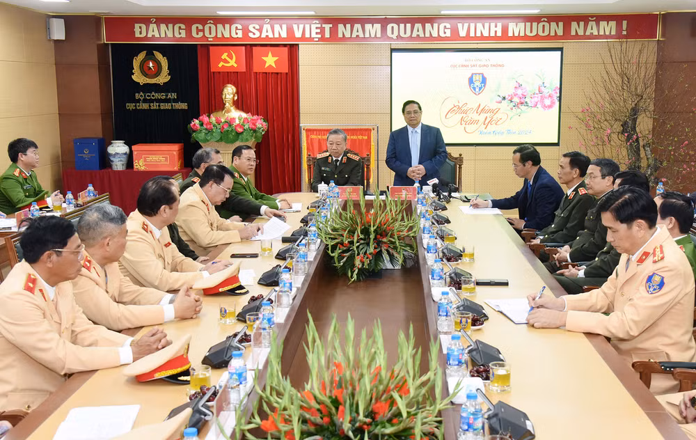 Thủ tướng đánh giá cao và biểu dương những kết quả mà lực lượng cảnh sát giao thông đạt được trong thời gian qua.