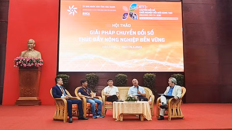 Trao đổi, thảo luận giữa các diễn giả với đại biểu tại hội thảo