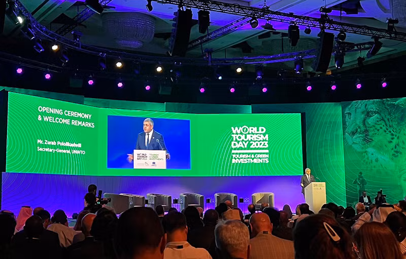 Tổng Thư ký Tổ chức Du lịch thế giới (UNWTO) Zurab Pololikashvili phát biểu tại lễ kỷ niệm. (Ảnh: Cục Du lịch Quốc gia Việt Nam)