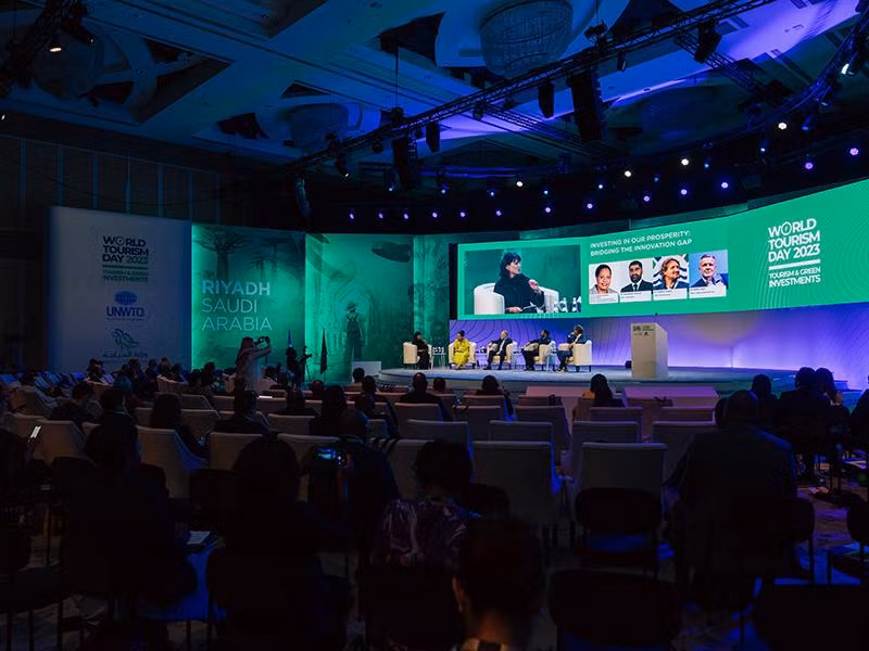 Các diễn giả tại phiên thảo luận Đầu tư vào tương lai của chúng ta. (Ảnh: UNWTO)