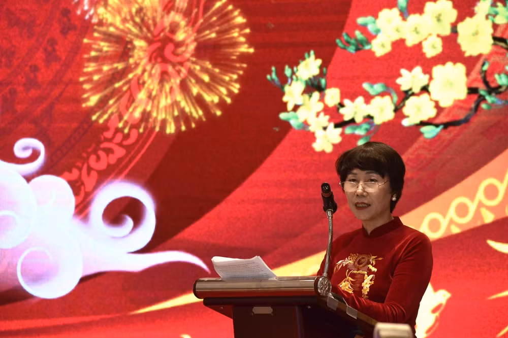 GS.TS Từ Thị Loan,Viện trưởng Viện Nghiên cứu văn hóa Thăng Long, Ủy viên Hội đồng Di sản Văn hóa Quốc gia phát biểu khai mạc.