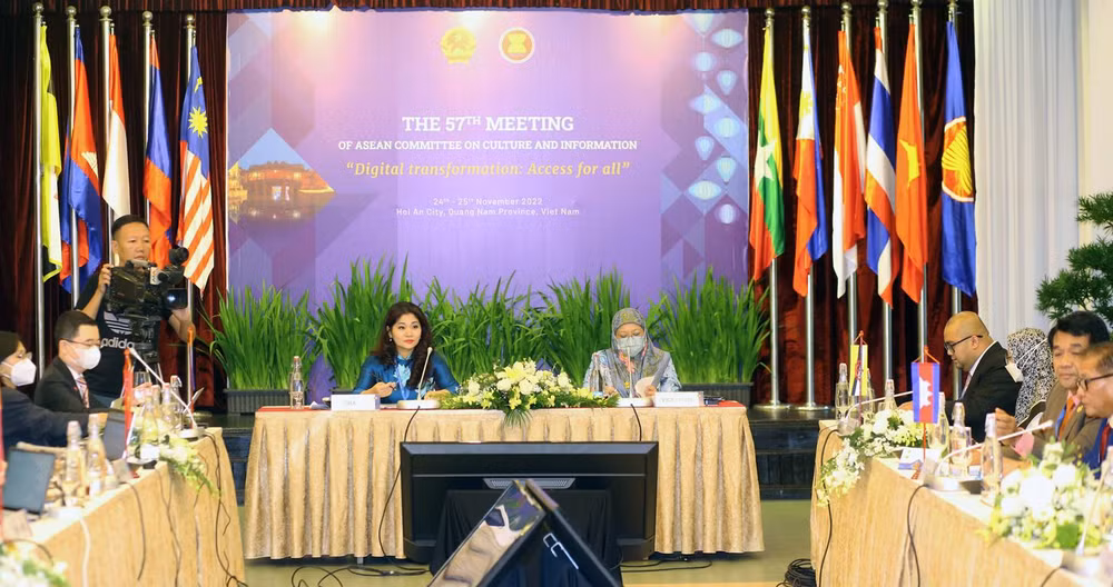 Bà Nguyễn Phương Hòa và bà Siti Norkhalbi binti Haji Wahsalfelah chủ trì Hội nghị. (Ảnh: Bộ Văn hóa, Thể thao và Du lịch)