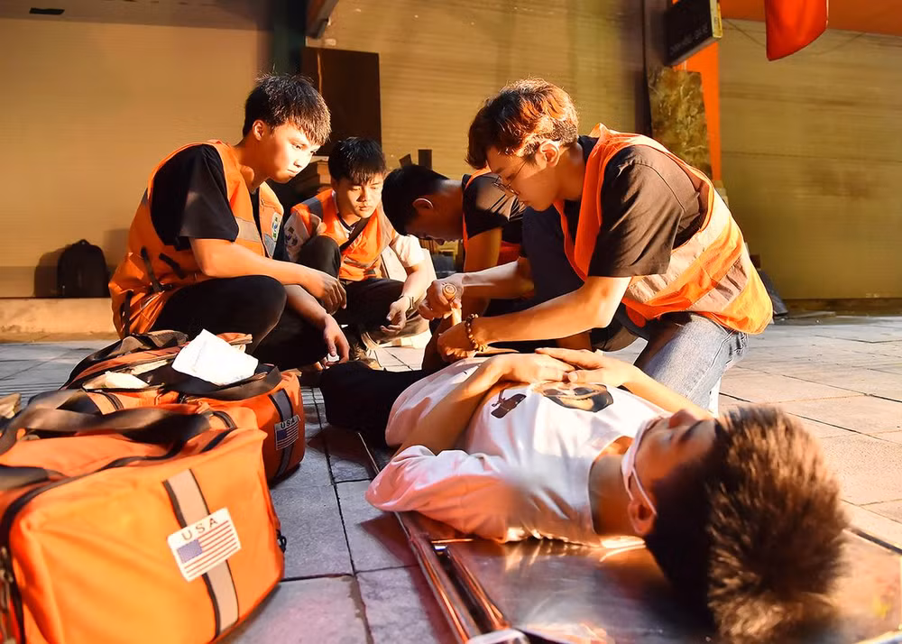 Những thiên thần áo cam ảnh 8
