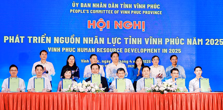 Ký biên bản ghi nhớ, hợp đồng về đào tạo nghề, cung ứng lao động giữa các doanh nghiệp và cơ sở giáo dục nghề nghiệp.