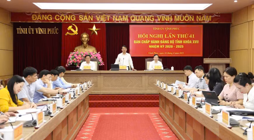 Bí thư Tỉnh ủy Đặng Xuân Phong phát biểu chỉ đạo.