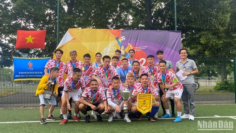 Only Lyon vô địch Giải bóng đá thanh niên, sinh viên Việt Nam tại châu Âu