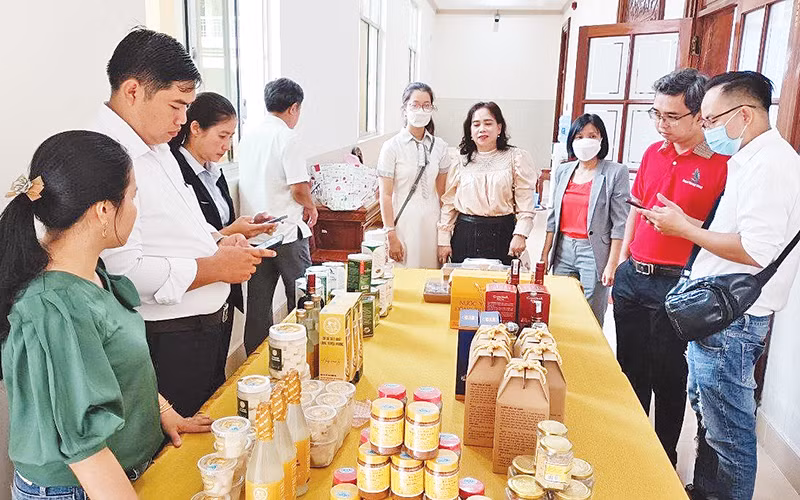 Đánh giá, xếp loại sản phẩm OCOP trên địa bàn tỉnh Tiền Giang.