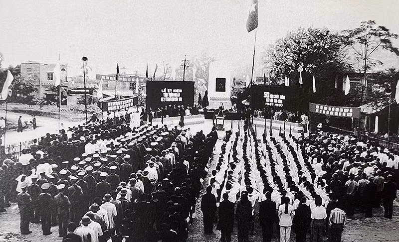 Lễ mít tinh kỷ niệm 50 năm chiến thắng chiến dịch Việt Bắc Thu-Đông tại Km7, xã Trung Môn, huyện Yên Sơn, tỉnh Tuyên Quang. (Ảnh tư liệu)