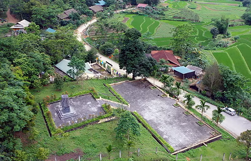 Di tích lịch sử Mặt trận dân tộc thống nhất Việt Nam tại thôn Làng Khuây 1, xã Kiên Đài, huyện Chiêm Hóa, tỉnh Tuyên Quang. (Ảnh chụp từ trên cao)