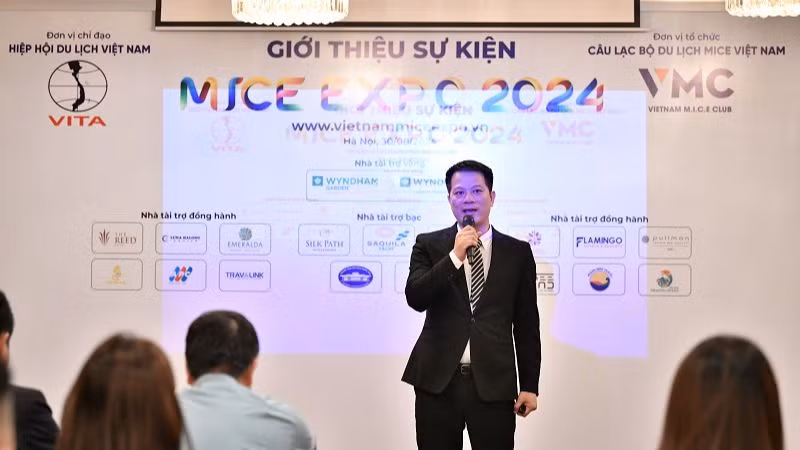 Chủ tịch Câu lạc bộ Du lịch MICE Việt Nam Nguyễn Đức Anh giới thiệu về các hoạt động trong MICE EXPO 2024.