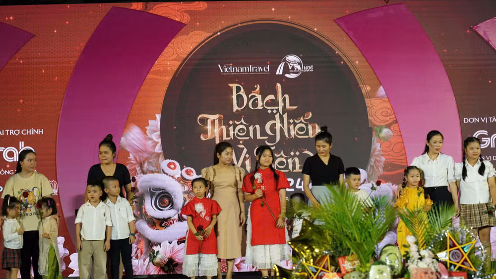 Hoạt động tri ân cha mẹ theo truyền thống "Bách thiện hiếu vi tiên". (Ảnh: Ban tổ chức)