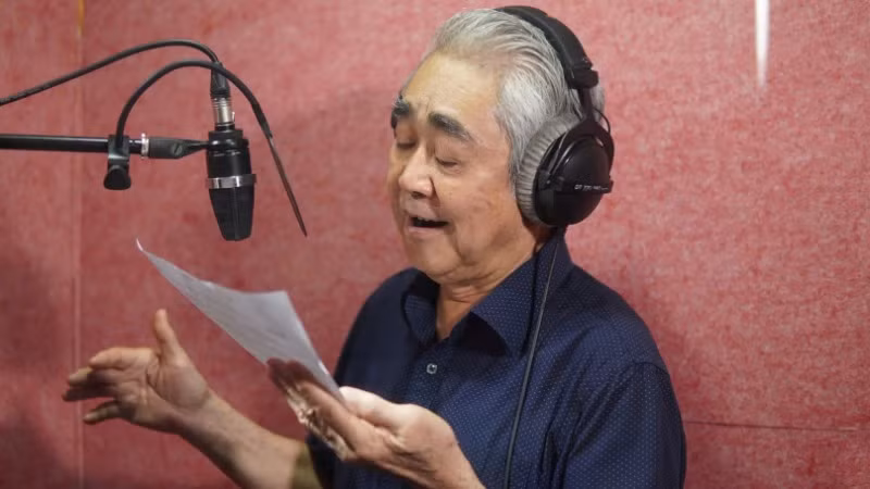 Nghệ sĩ nhân dân Quang Thọ lần đầu hát nhạc phim cho thiếu nhi. (Ảnh: BTC cung cấp)