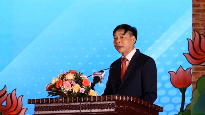 Ông Nguyễn Văn Chức, Phó Chủ tịch thường trực Ủy ban nhân dân tỉnh Hà Nam phát biểu. Ông Nguyễn Văn Chức, Phó Chủ tịch thường trực Ủy ban nhân dân tỉnh Hà Nam phát biểu.