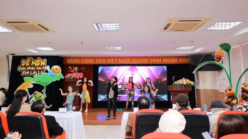 Các em nhỏ biểu diễn văn nghệ tại lễ phát động Cuộc thi. (Ảnh: BTC)