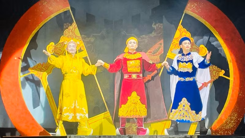 Liên hoan Cải lương toàn quốc – 2024 được tổ chức tại thành phố Cần Thơ. (Ảnh minh họa: Cảnh trong vở "Mặt trời đêm thế kỷ" của Nhà hát Cải lương Việt Nam)