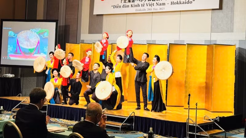 Chương trình biểu diễn nghệ thuật nhận được sự yêu thích của khán giả Nhật Bản. (Ảnh: NHÀ HÁT MÚA RỐI THĂNG LONG)