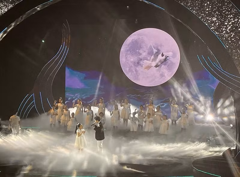 Chương trình cũng mang đến nhiều tiết mục nghệ thuật đặc sắc.