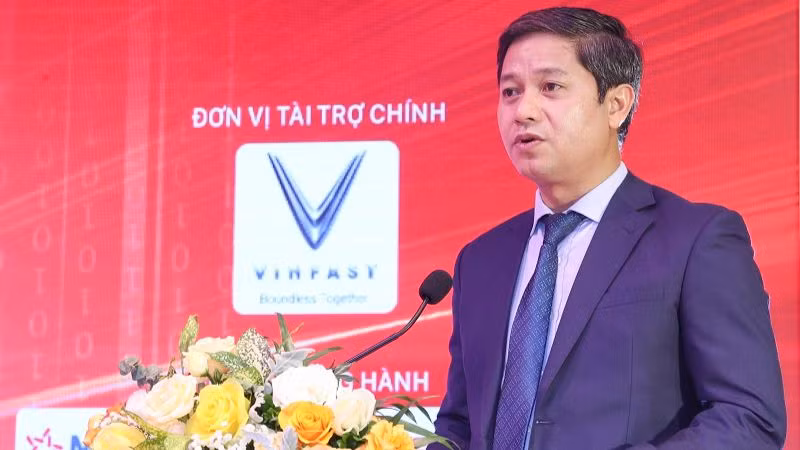 Thiếu tướng Nguyễn Hữu Hùng, Phó Trưởng ban Ban Cơ yếu Chính phủ phát biểu. (Ảnh: Ban tổ chức)