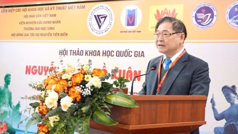 Tiến sĩ Khoa học Phan Xuân Dũng, Chủ tịch Liên hiệp các Hội Khoa học và Kỹ thuật Việt Nam phát biểu. (Ảnh: T.MINH)