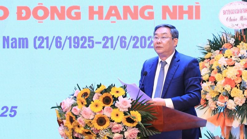 Phó Chủ tịch Thường trực Ủy ban Nhân dân Thành phố Hà Nội Lê Hồng Sơn phát biểu. (Ảnh: QUANG THÁI) Phó Chủ tịch Thường trực Ủy ban Nhân dân Thành phố Hà Nội Lê Hồng Sơn phát biểu. (Ảnh: QUANG THÁI)