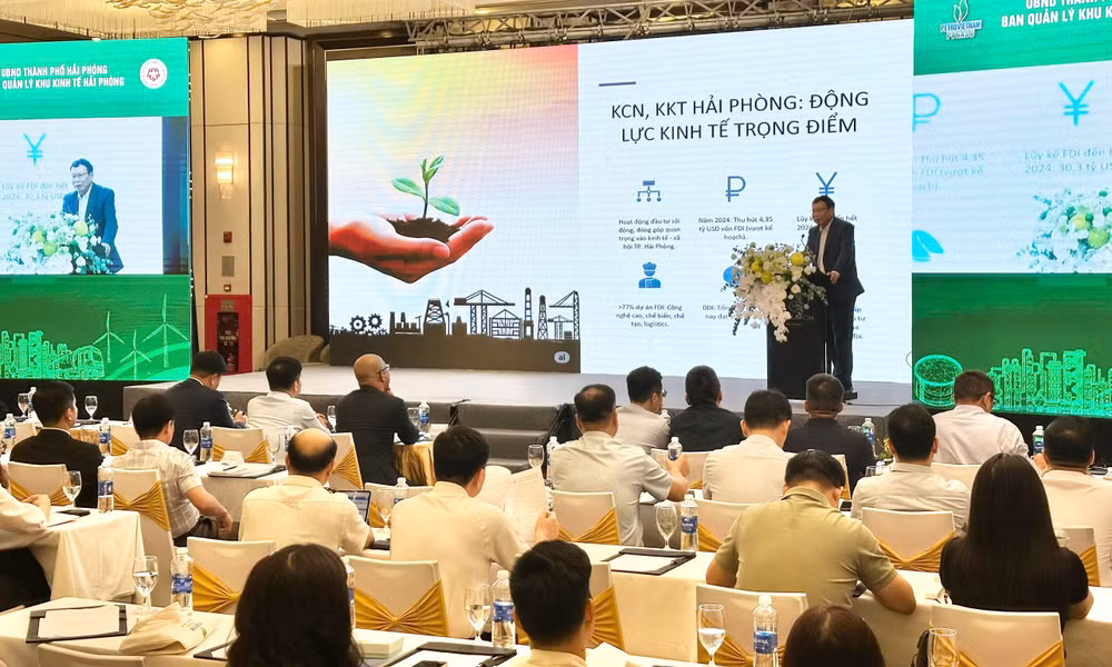 Các đại biểu trình bày các giải pháp.