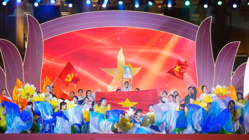 Tiết mục tại chương trình khai mạc hội diễn.