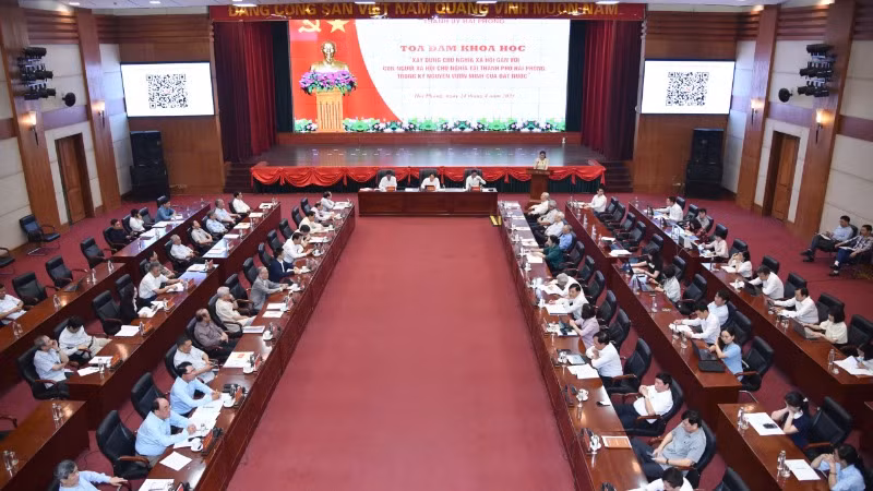 Quang cảnh tọa đàm.
