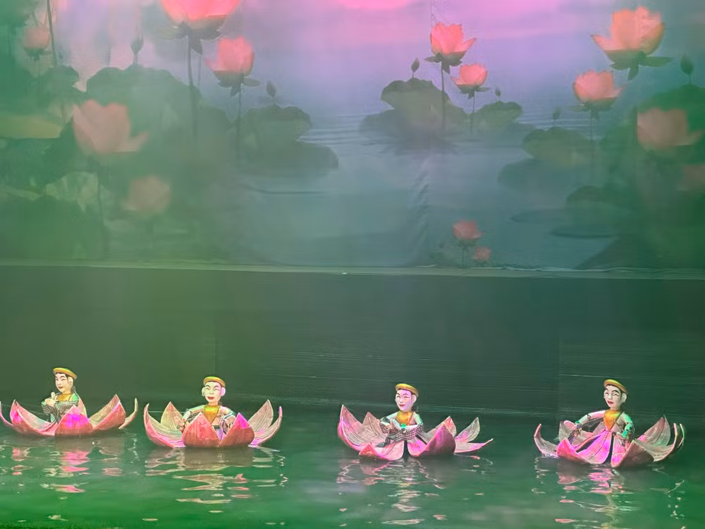 Vẻ đẹp nghệ thuật múa rối được các nghệ nhân tái hiện sinh động.