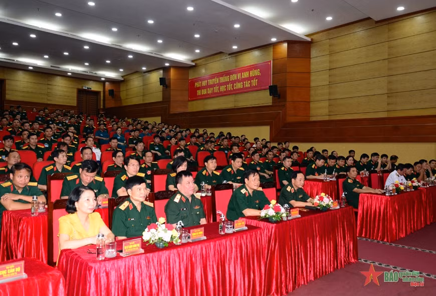 Các đại biểu dự hội thi. (Ảnh: Báo Quân đội nhân dân)