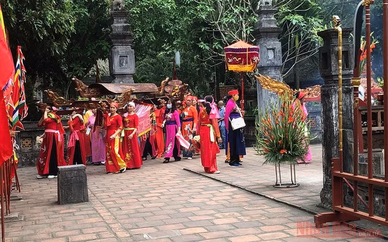 Lễ hội tại đền vua Lê, Hoa Lư, Ninh Bình.