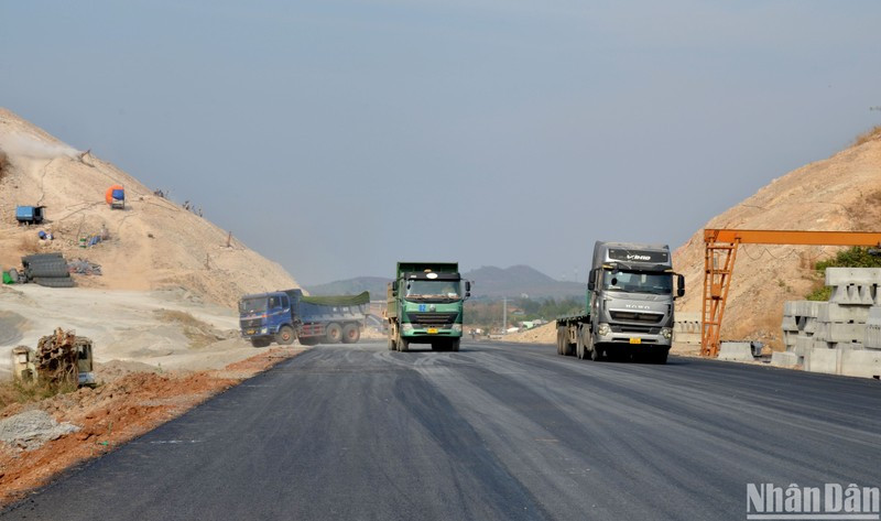 Thi công cao tốc đoạn Vĩnh Hảo-Phan Thiết, gói thầu XL-03.