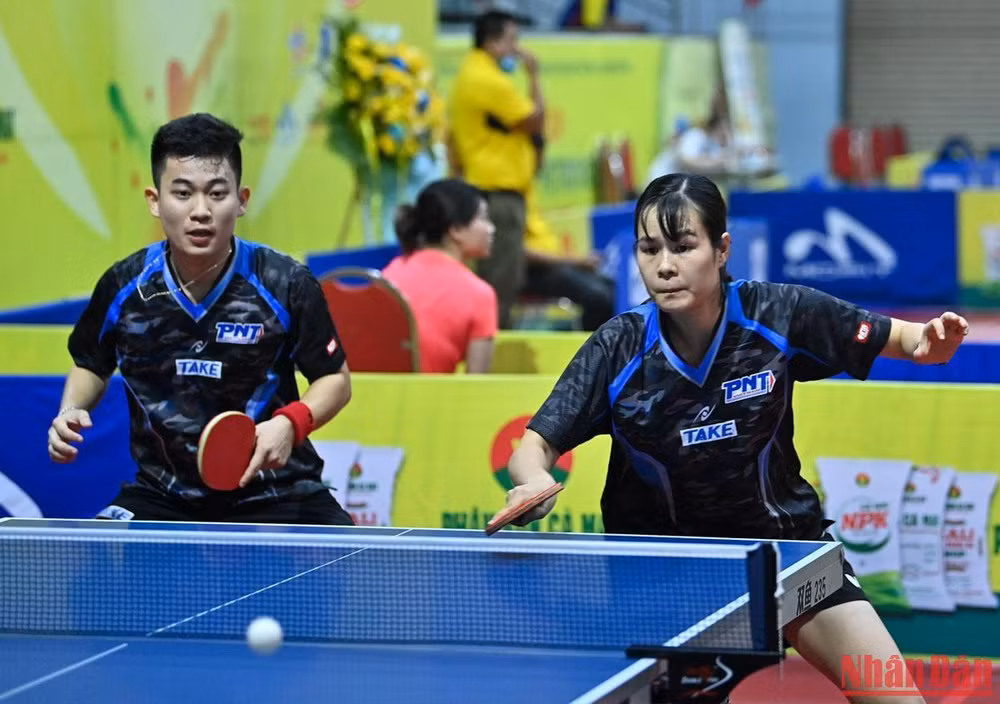 Sau những trận đấu quyết liệt, tối 13/7, tay vợt Nguyễn Thị Nga bất ngờ bị sốt và được đưa đi bệnh viện. Sau khi khám và chẩn đoán bị sốt do virus, cô được điều trị tại bệnh viện rồi trở về khách sạn tiếp tục nghỉ ngơi. 