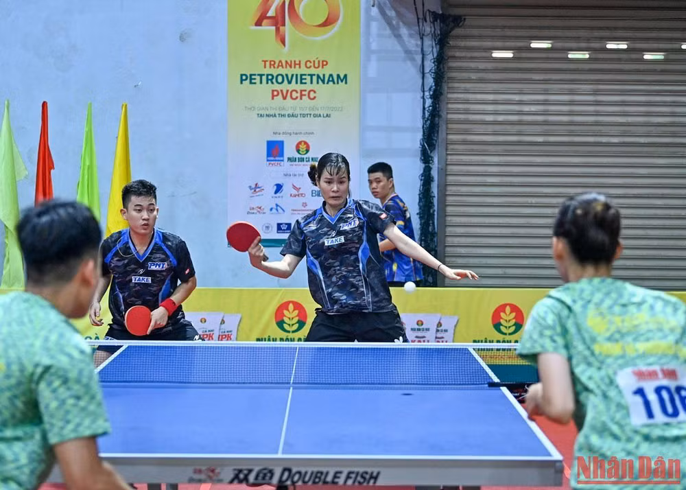 Tại nội dung thi đấu này, hai vận động Hà Nội chạm trán cặp đôi vận động viên trẻ Nguyễn Long Vũ và Phạm Hà Phương Mai (CLB Hà Nội T&amp;T).