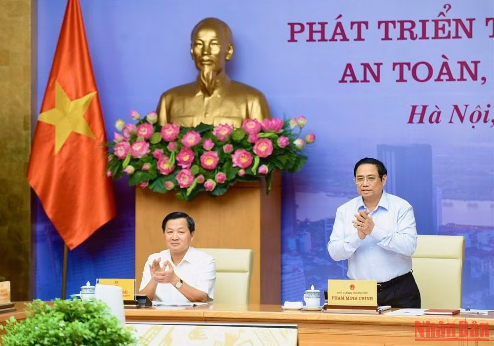 Thủ tướng Phạm Minh Chính và Phó Thủ tướng Lê Minh Khái chủ trì Hội nghị Phát triển thị trường bất động sản an toàn, lành mạnh, bền vững.