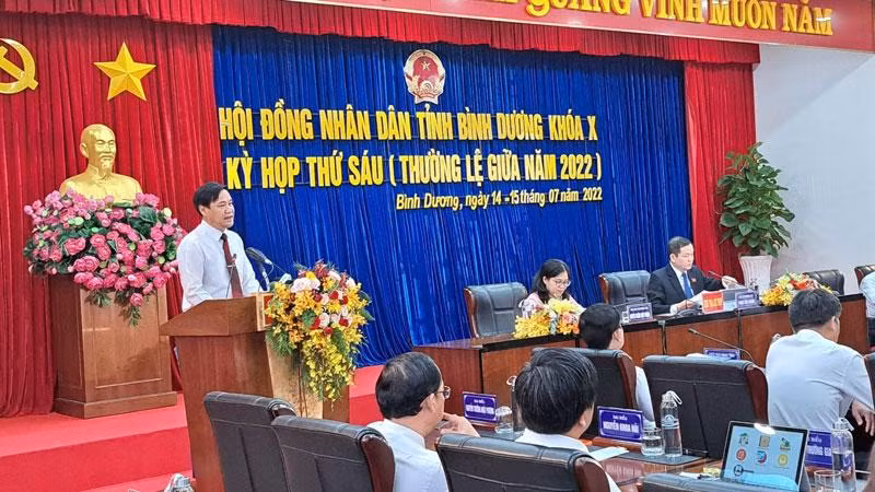 Giám đốc Sở Y tế tỉnh Bình Dương Nguyễn Hồng Chương thông tin tình hình mắc sốt xuất huyết trên địa bàn tỉnh.